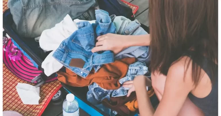 how to wash clothes while traveling