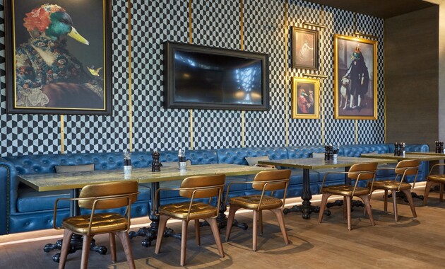 classy setup at a restaurant in dubai